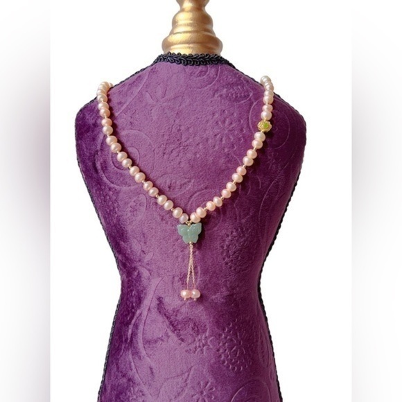 Natural fresh water pearls & Hetian Jade butterfly Necklace